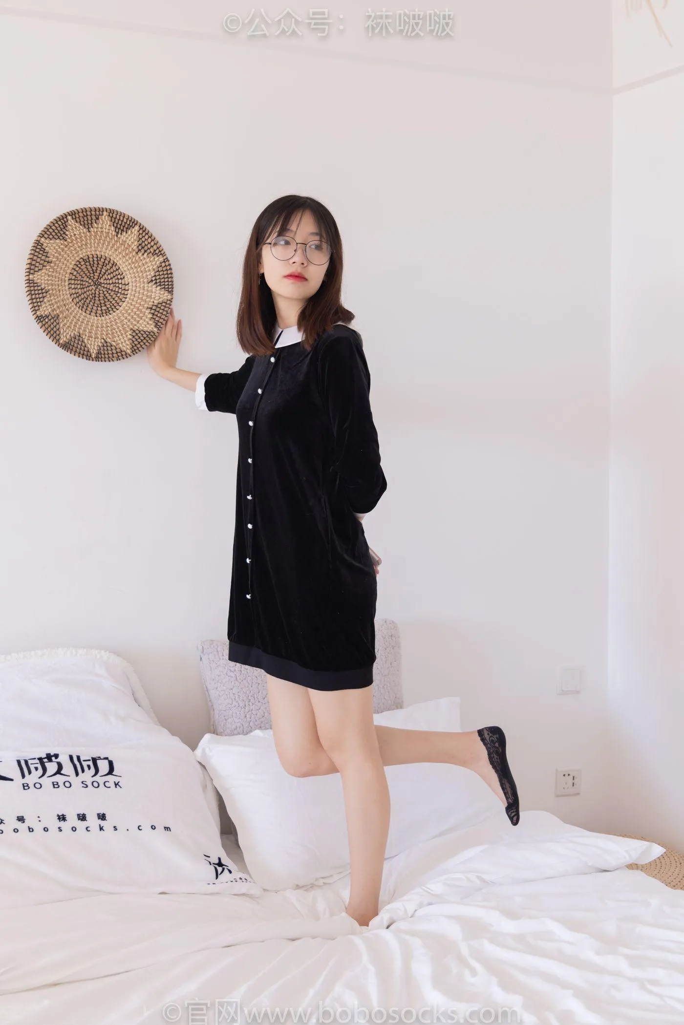 [BoBoSocks袜啵啵]NO.053 小甜豆-皮鞋、厚黑丝、黑色蕾丝船袜 [143P]插图5